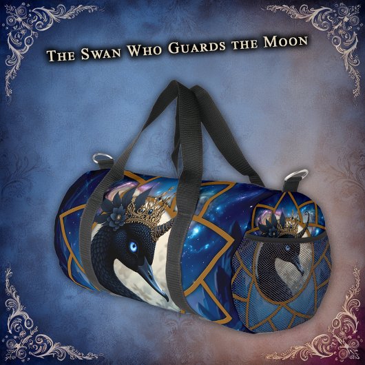 Der Schwan, der den Mond bewacht.   Duffle Bag