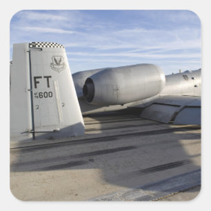 Der Schwanzabschnitt eines A-10 Thunderbolt II Quadratischer Aufkleber