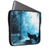 Der Schwarze Wolf allein im Wald Laptopschutzhülle (Vorne Rechts)