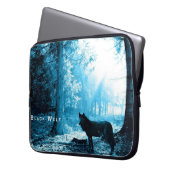 Der Schwarze Wolf allein im Wald Laptopschutzhülle (Vorderseite Links)