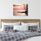 Der See Horizon mit Bäumen am See bei Morgendämmer Leinwanddruck (Insitu (Schlafzimmer))