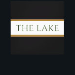 DER SEE Sportliche Schwarz-weiße Orangenbraune Str Leinwanddruck<br><div class="desc">Dieses sportliche Design zeichnet sich durch braune und hellorange pinstripes aus,  die einen weißen Mittelstreifen mit schwarzen,  feinen Streifen an den äußeren Streifen hervorheben. Der Text "THE LAKE" kann personalisiert sein.</div>