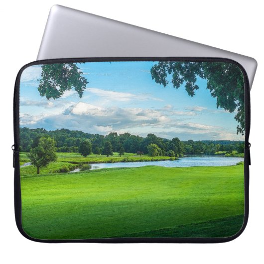 Der Sommer auf dem Golfplatz Laptopschutzhülle (Vorderseite)