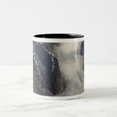 Der Sondrestrom-Gletscher in Grönland Zweifarbige Tasse (Mittel)