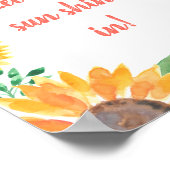 Der Sonnenschein wird in Sonnenblumenblättern gela Poster (Ecke)