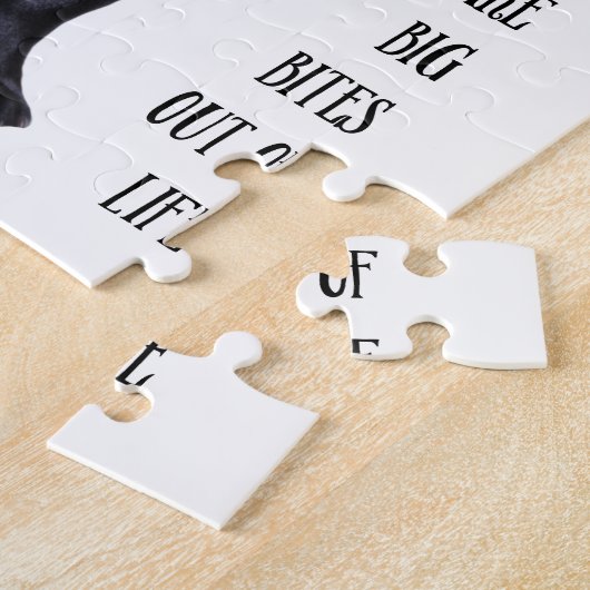 Der sonnige Schwarze Mops macht große Bitten aus d Puzzle (Seite)