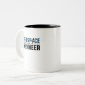 Der Spaß des "Funny Aerospace Engineer" ist Rakete Zweifarbige Tasse (Vorderseite Links)