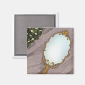 Der Spiegel I - Ein goldener Spiegel im Gras Magnet (Vorderseite/Rückseite)