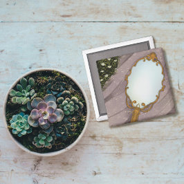 Der Spiegel I - Ein goldener Spiegel im Gras Magnet