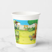 Der spielerische Junge, der in einem üppig grünen  Pappbecher (Vorderseite)