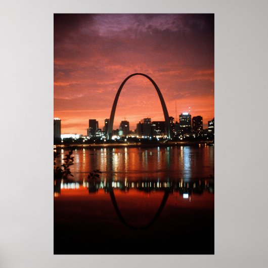 Der St. Louis Arch bei der Abendfotografie Poster (Vorne)