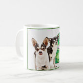 Der St. Patrick's Day Chihuahua Kaffeetasse (Vorderseite Links)