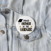 Der stolze Vater des Absolventen Button (Beispiel)