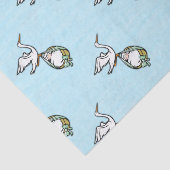 Der Storch trägt einen Babyjungen Seidenpapier (Ausschnitt)