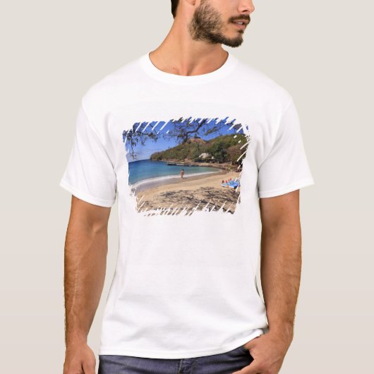 Der Strand des Pigeon Island Nationalparks T-Shirt (Vorderseite)