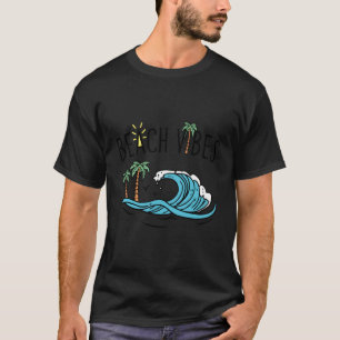 Der Strand ist von einer Meereswelle und Palmen um T-Shirt