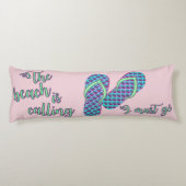 Der Strand ruft mit Meerjungfrau Flip Flops Seitenschläferkissen (Rückseite)