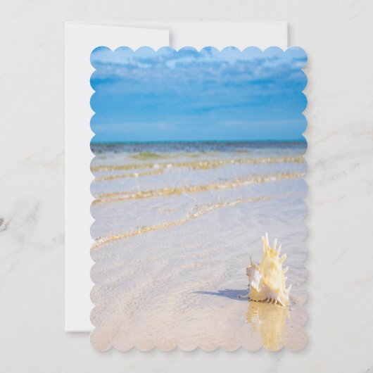 Der Strand windet sich durch das Datum Save The Date (Rückseite)