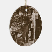 Der Straßen-Bauschlosser, 'vom Straßen-Leben in Keramik Ornament (Rechts)