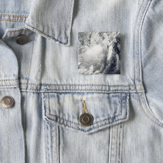 Der Sturm Conson nähert sich Vietnam Button (Beispiel)