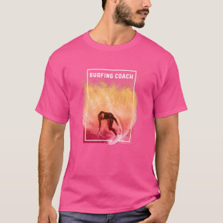 Der Surfcoach ist ein tolles Surfdesign T-Shirt