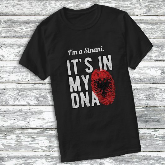 Der T - Shirt albanischer Männer