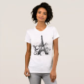 Der T - Shirt der Frauen, der den Eiffel-Turm (Vorne ganz)