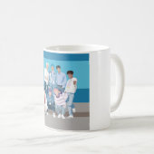 Der T - Shirt der Jungen Kaffeetasse (VorderseiteRechts)