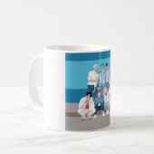 Der T - Shirt der Jungen Kaffeetasse (Vorderseite Links)