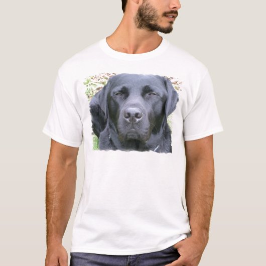 Der T - Shirt der schwarzen (Vorderseite)