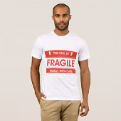 Der T - Shirt der zerbrechlichen Zeichen-Männer (Vorne ganz)