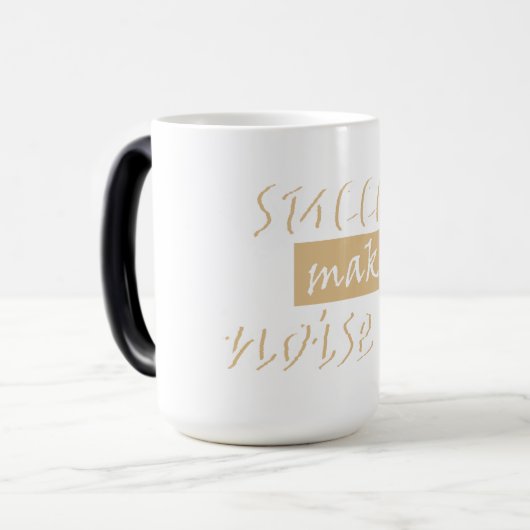 Der T - Shirt des Erfolgs Verwandlungstasse (Vorderseite Links)