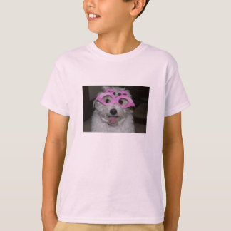 der T - Shirt des rosa Mädchens mit Bild des
