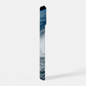 Der Taifun Hinnamnor. iPhone 15 Hülle (Rechte Seite)