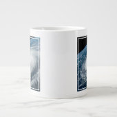 Der Taifun Hinnamnor. Jumbo-Tasse (Vorderseite)