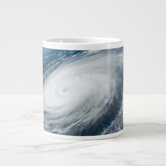 Der Taifun Hinnamnor. Jumbo-Tasse (Vorderseite)