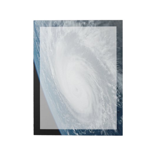 Der Taifun Hinnamnor. Notizblock (Rotiert)