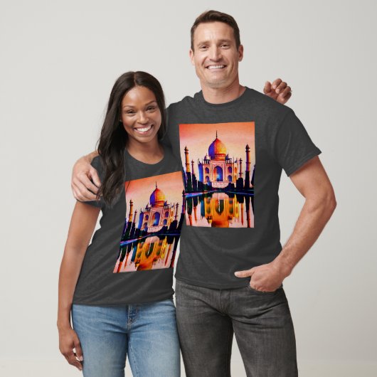 Der Taj Mahal gegen den Sonnenuntergang T-Shirt (Unisex)