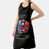 Der tapfere Feuerwehrmann glänzt vor hellem Hinter Schürze (InSitu)