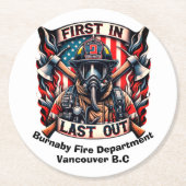 Der tapfere Feuerwehrmann ist stolz Runder Pappuntersetzer (Vorderseite)