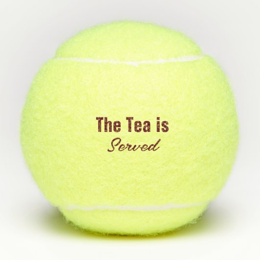 Der Tee wird serviert Lustiger Wortwitz Monogramm Tennisbälle (Vorderseite)