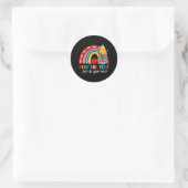 Der Test Funny Teacher Testing Day Rainbow Gnomes Runder Aufkleber (Tasche)