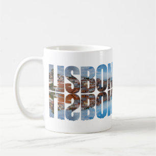 Der Text von Lissabon setzt die alte Stadtsicht mi Kaffeetasse