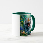 Der Tiger rutscht mitten im Dschungel. Tasse (VorderseiteRechts)