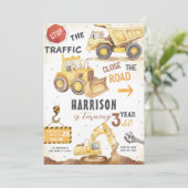 Der Traffic Construction Dump Truck Geburtstag Einladung (Stehend Vorderseite)