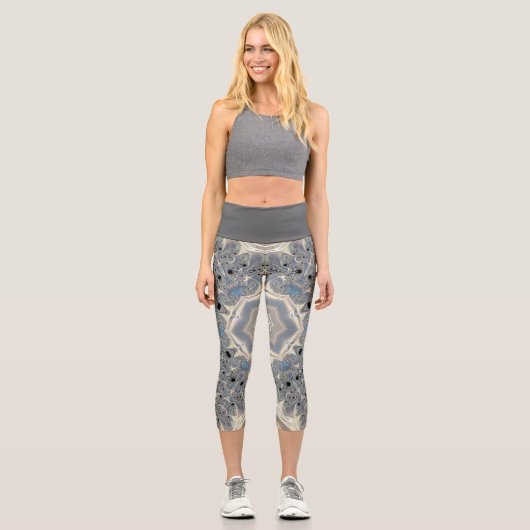 Der Traum eines Fraktals Capri Leggings (Vorderseite)