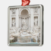 Der Trevi-Brunnen (Italiener: Fontana di Trevi) Silbernes Ornament (Links)