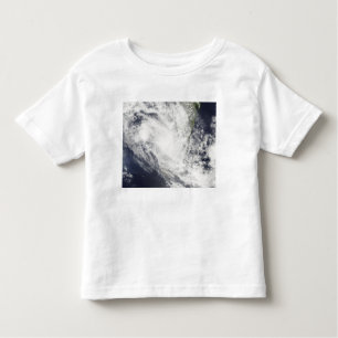 Der tropische Cyclone Fami liegt über Madagaskar Kleinkind T-shirt