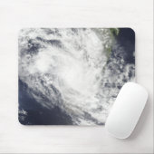 Der tropische Cyclone Fami liegt über Madagaskar Mousepad (Mit Mouse)