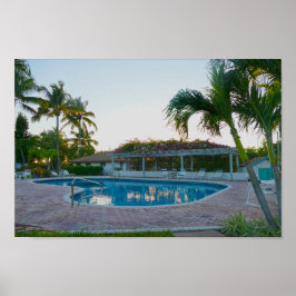 Der tropische Pool bei Sonnenuntergang, die Bahama Poster